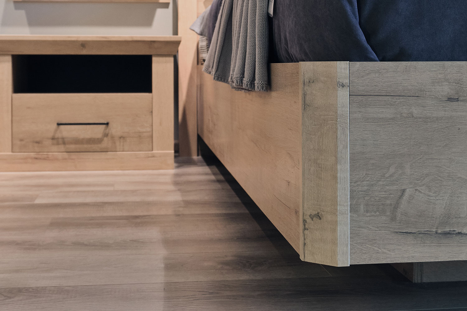 Двуспальные кровати - изображение №10 "Кровать Магнум"  на www.Angstrem-mebel.ru