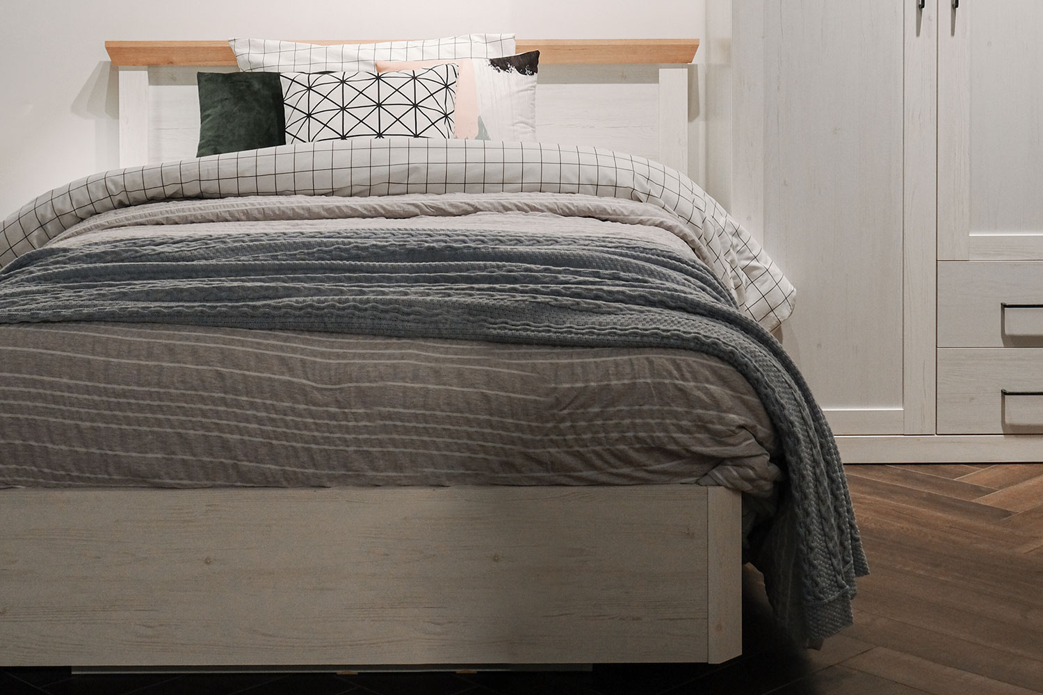 Двуспальные кровати - изображение №17 "Кровать Магнум 160 х 200"  на www.Angstrem-mebel.ru