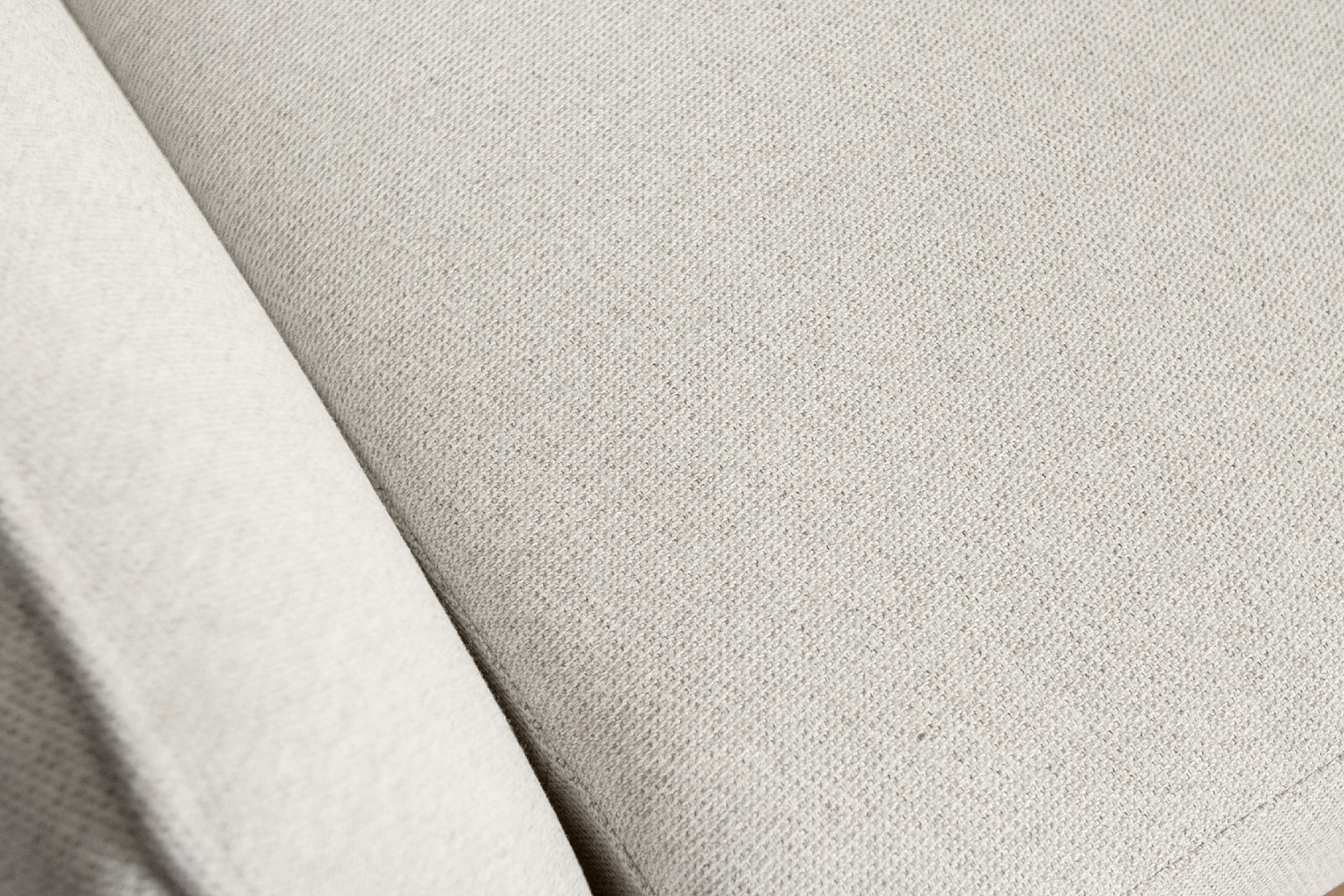 Интерьерные кресла - изображение №7 "Кресло АННИКА NEW со светлыми опорами"  на www.Angstrem-mebel.ru